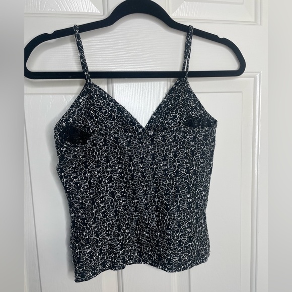 Anxiety Cafe vintage y2K back and white textured v-neck cropped tank top | L - Picture 5 of 10